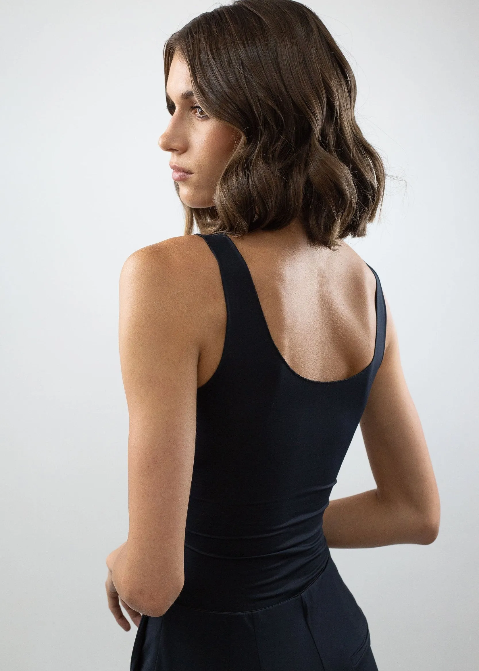 Reversible Scoop Tank