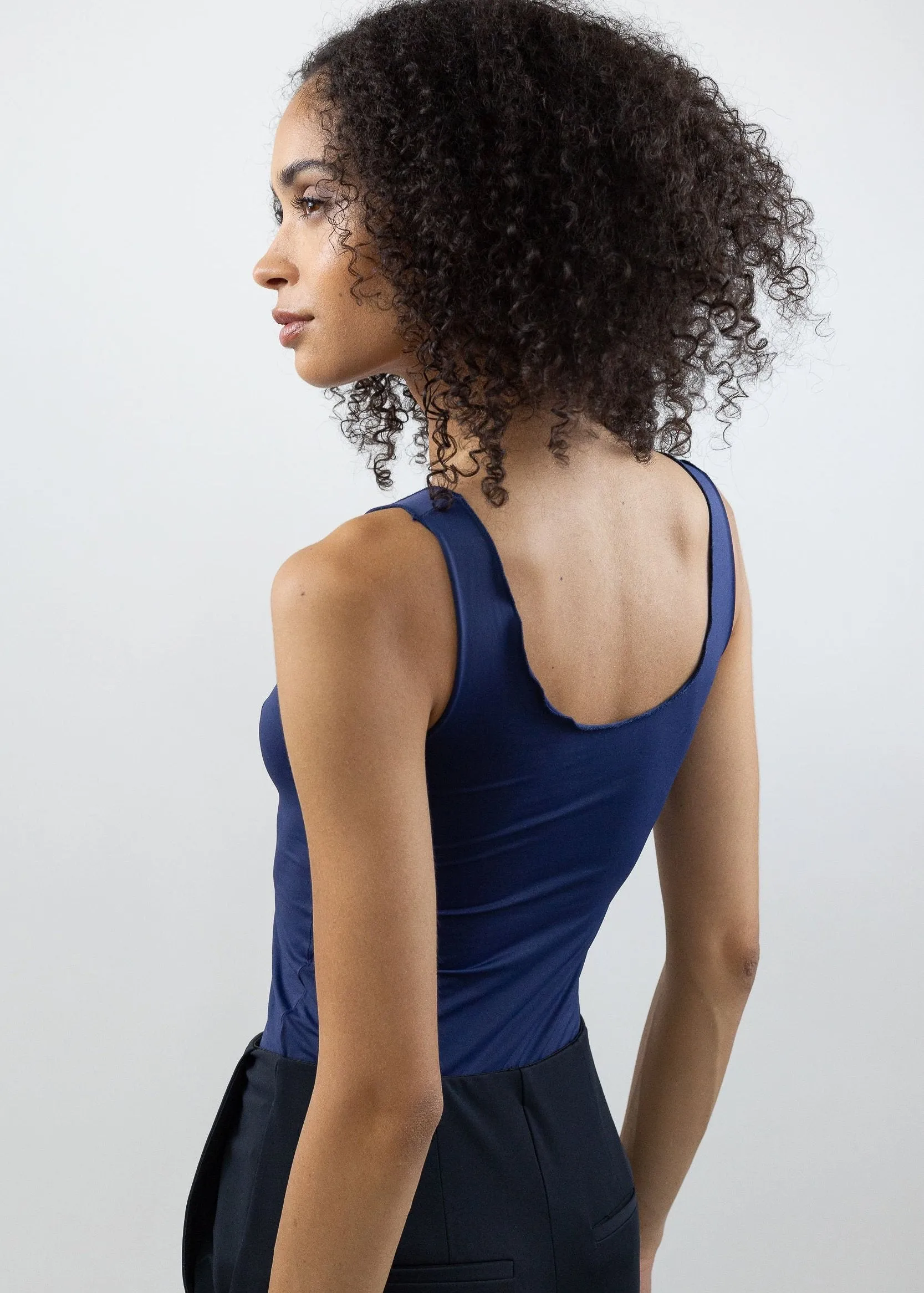 Reversible Scoop Tank