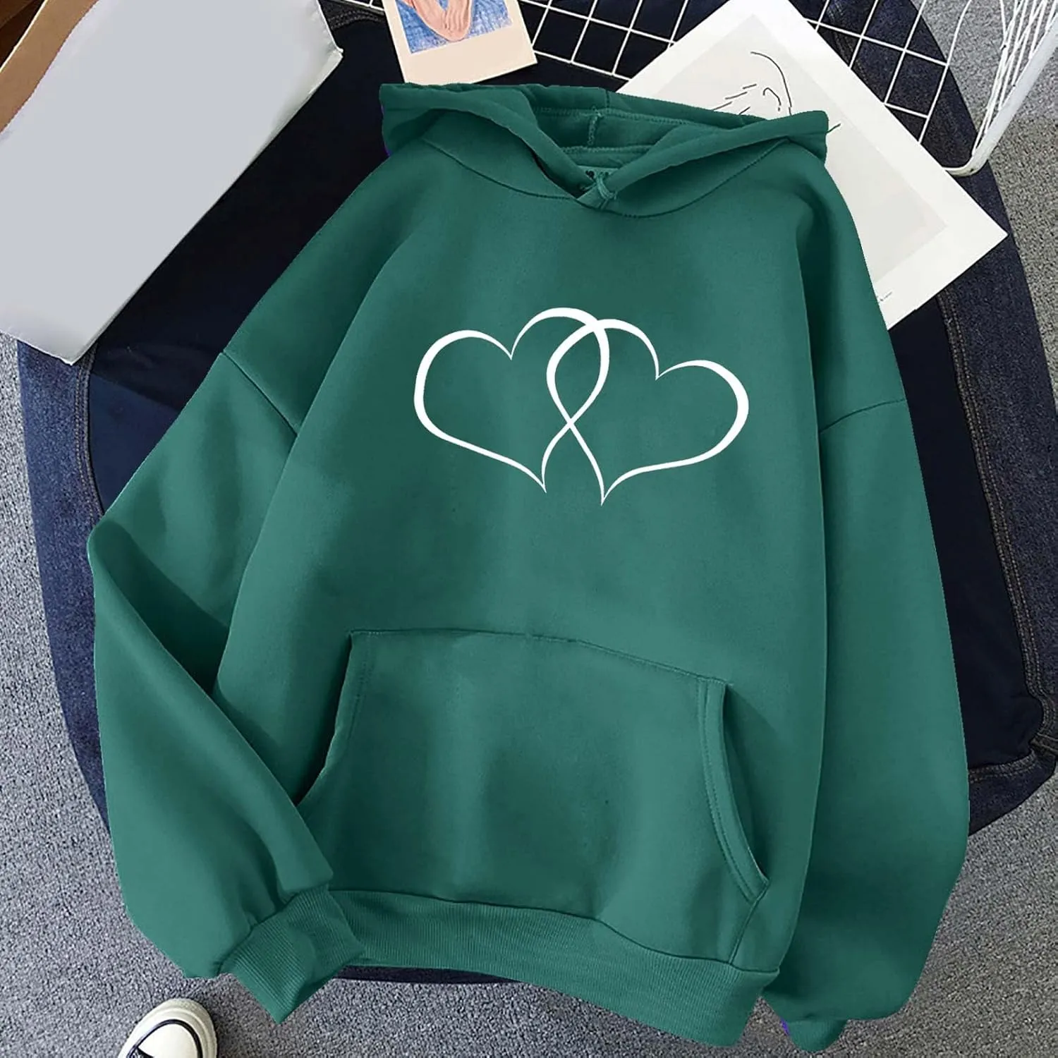 Women's Graphic Hoodies Heart Print Drawstring Long Sleeve Pocket Sweatshirt Oversized Fleece Pullover Tops